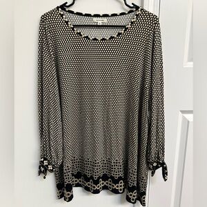 Max Studio Monochrome Geometric Blouse